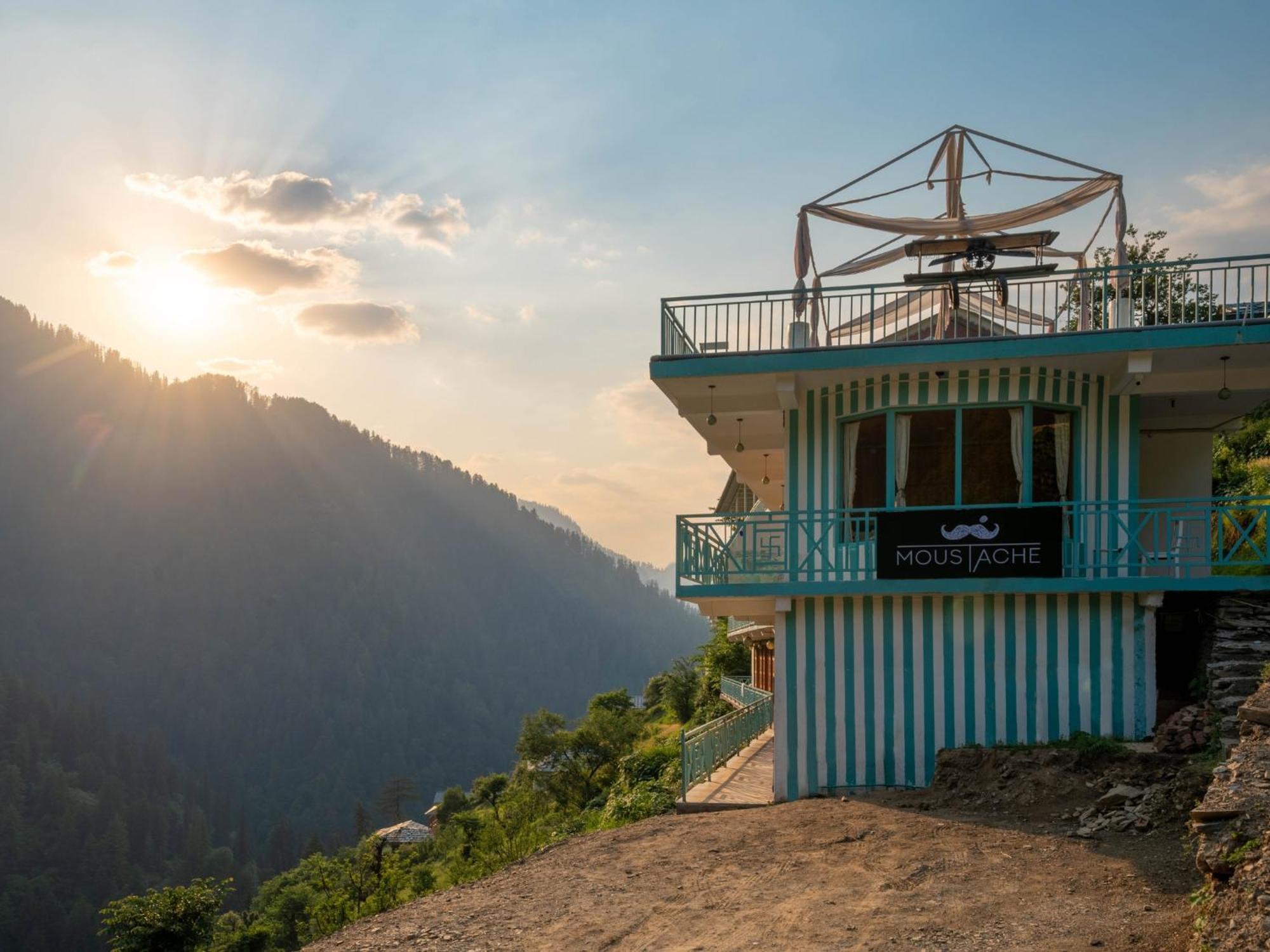 Hostel Moustache Shoja, Jibhi Exterior foto