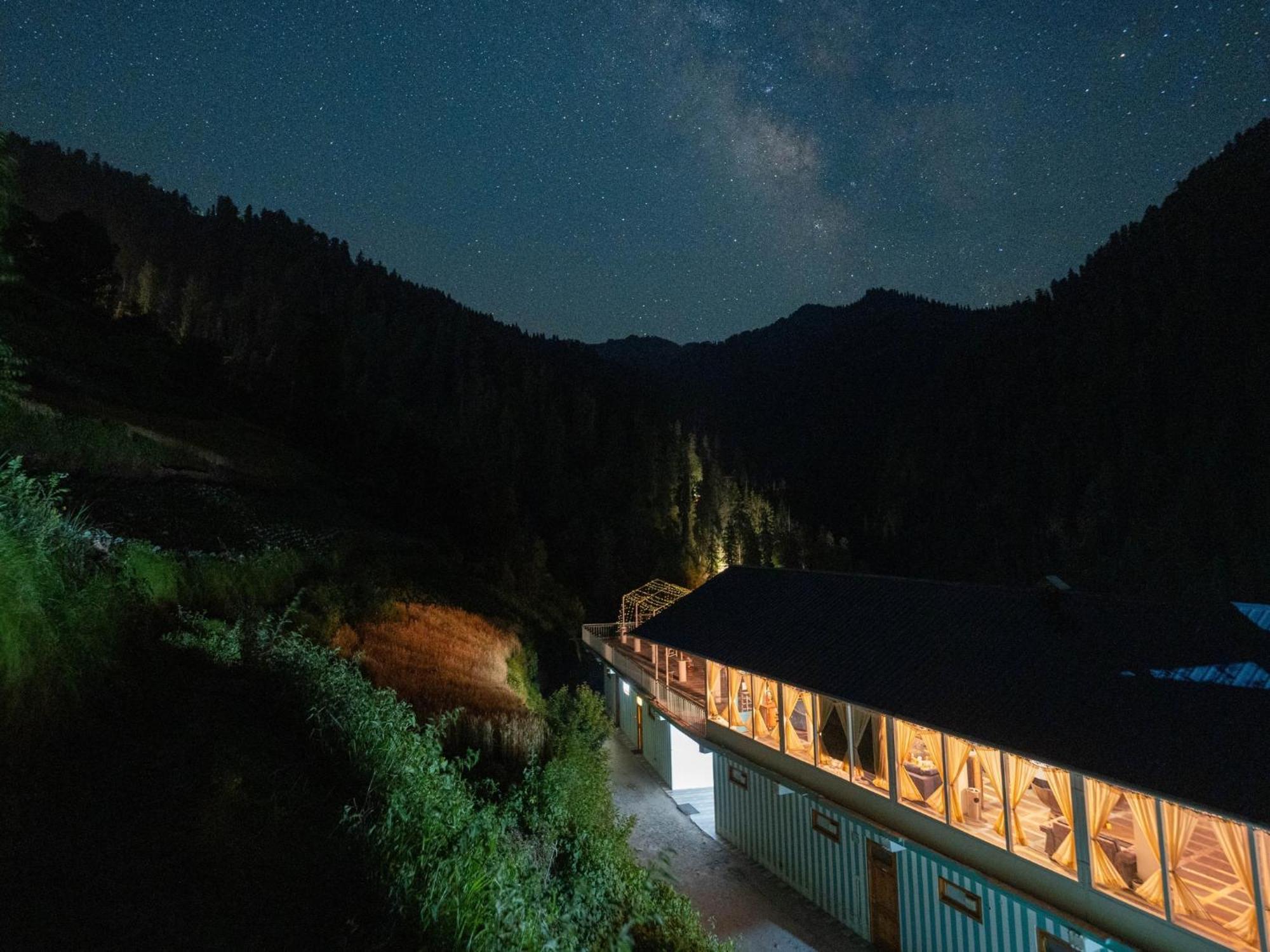 Hostel Moustache Shoja, Jibhi Exterior foto