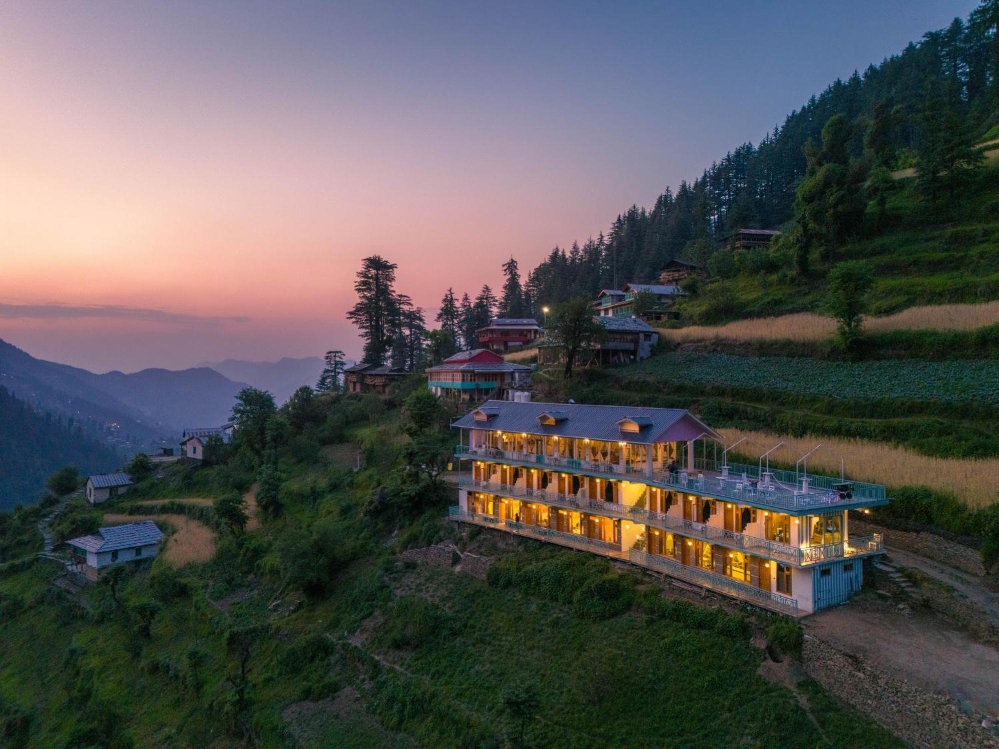 Hostel Moustache Shoja, Jibhi Exterior foto